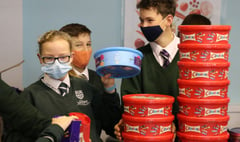 Weydon School pupils donate to Farnham Food Bank