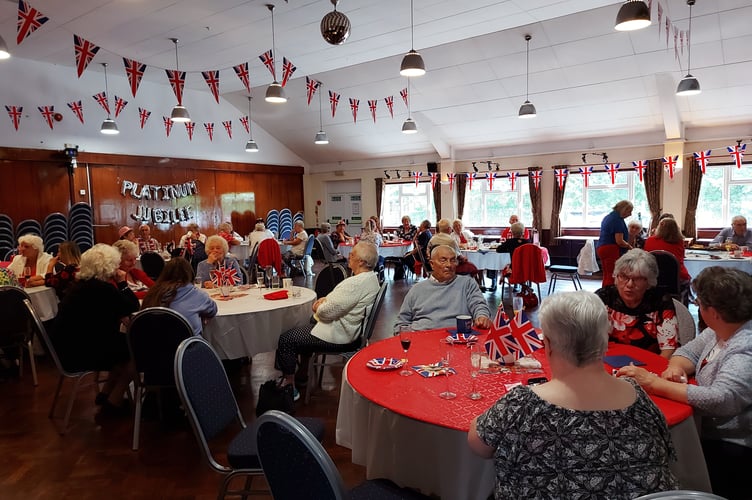 Lindford Pop-In Platinum Jubilee lunch at Lindford & District Working Men’s Club.