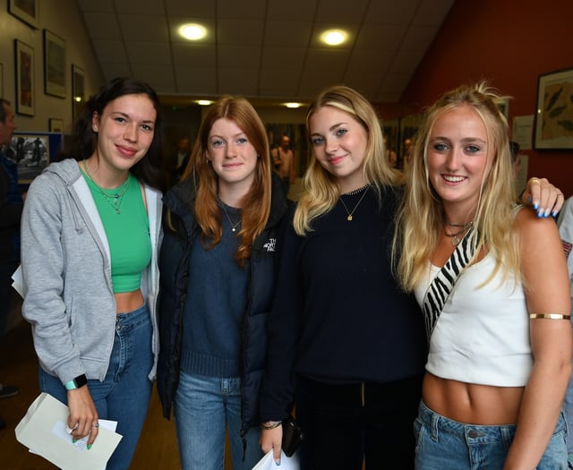 Alton School celebrates excellent GCSE results