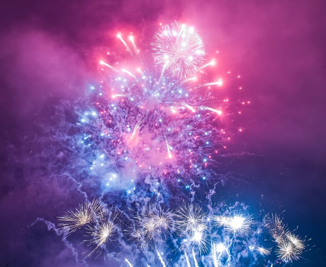 Tickets now on sale for Farnham Fireworks & Torchlit Procession