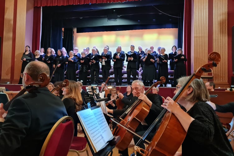 Haslemere Musical Society, Christmas concert 2022, Haslemere Hall.