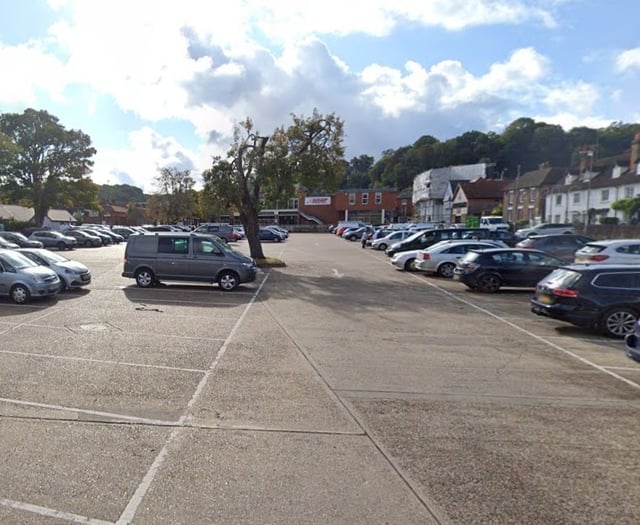 Tories pledge to pilot 30 minutes' free parking in Waverley car parks