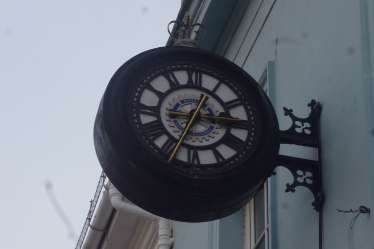 Queen's Golden Jubilee clock above Alton Nails in Alton High Street, February 7th 2023.