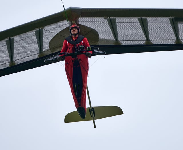 Petersfield-based Sky Surfing Club members impress at aerotow event