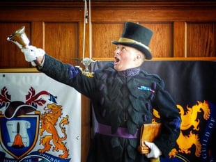 Haslemere Town Crier rings championship bell