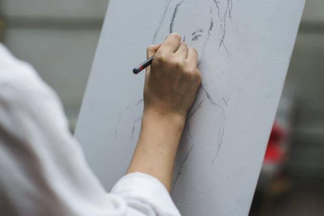 Petersfield snapper is putting aspiring artists in the frame
