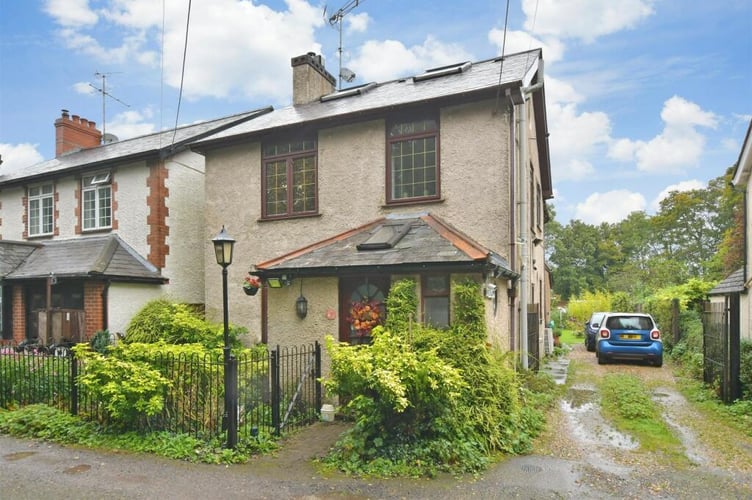 auction farnham