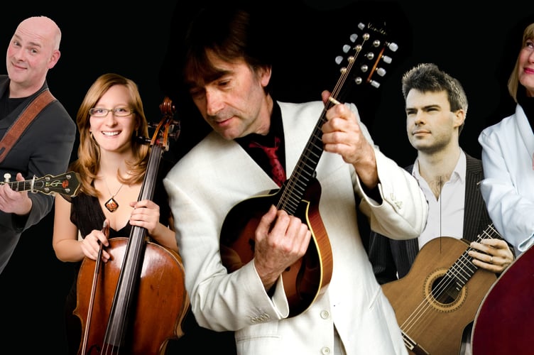 Simon Mayor with Hilary James & Friends.