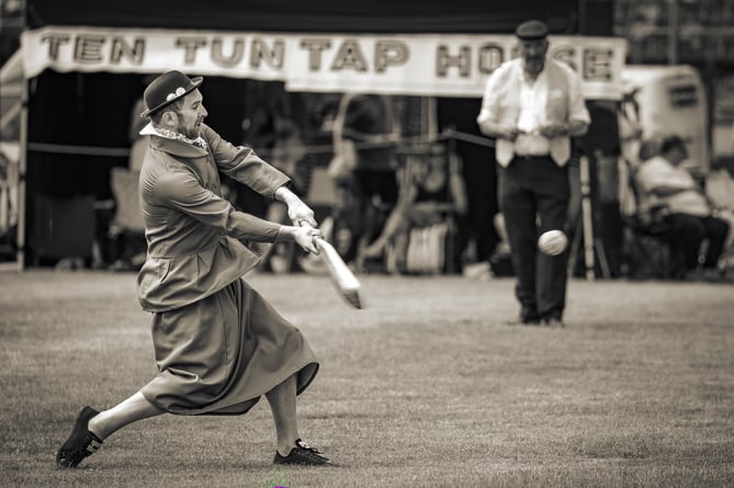 Victorian Cricket on the Butts by Tony Coles