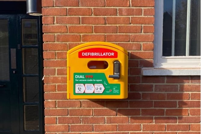 Museum defibrillator