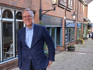 Lib Dem candidate takes MP Damian Hinds to task on economy claims