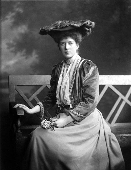 Miss Dorothy Hunter, circa-1890