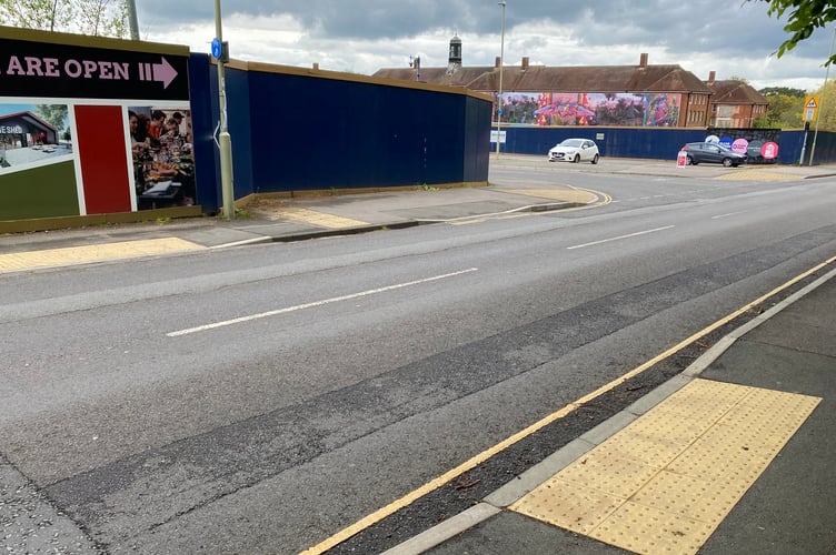 Budds Lane crossing site