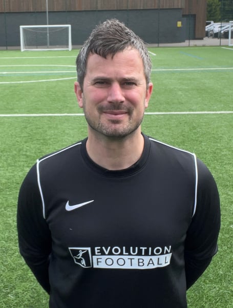 Former Alton player Ian Dyer is launching a new football coaching programme in the town