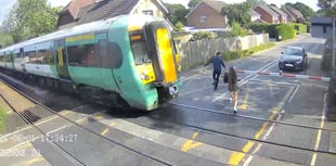 People risk their lives at level crossings