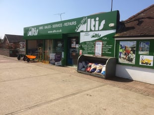 Roadworks blamed as shutters come down on tool shop
