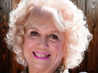 Tributes to star who brought Hollyoaks glamour to town