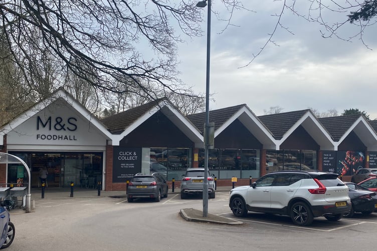 M&S Haslemere Lion Green