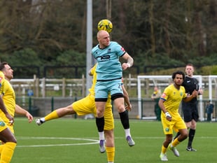 Town close in on title with thumping win at Ascot