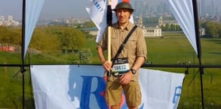 Veteran adapts to heat with WWII desert uniform in London Marathon