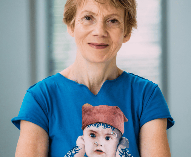 Famous composer's relative asks to aid pianist with lecture