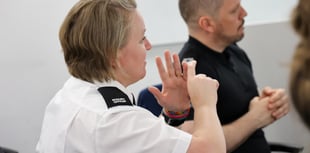 Hampshire Police fund sign language training to aid deaf community