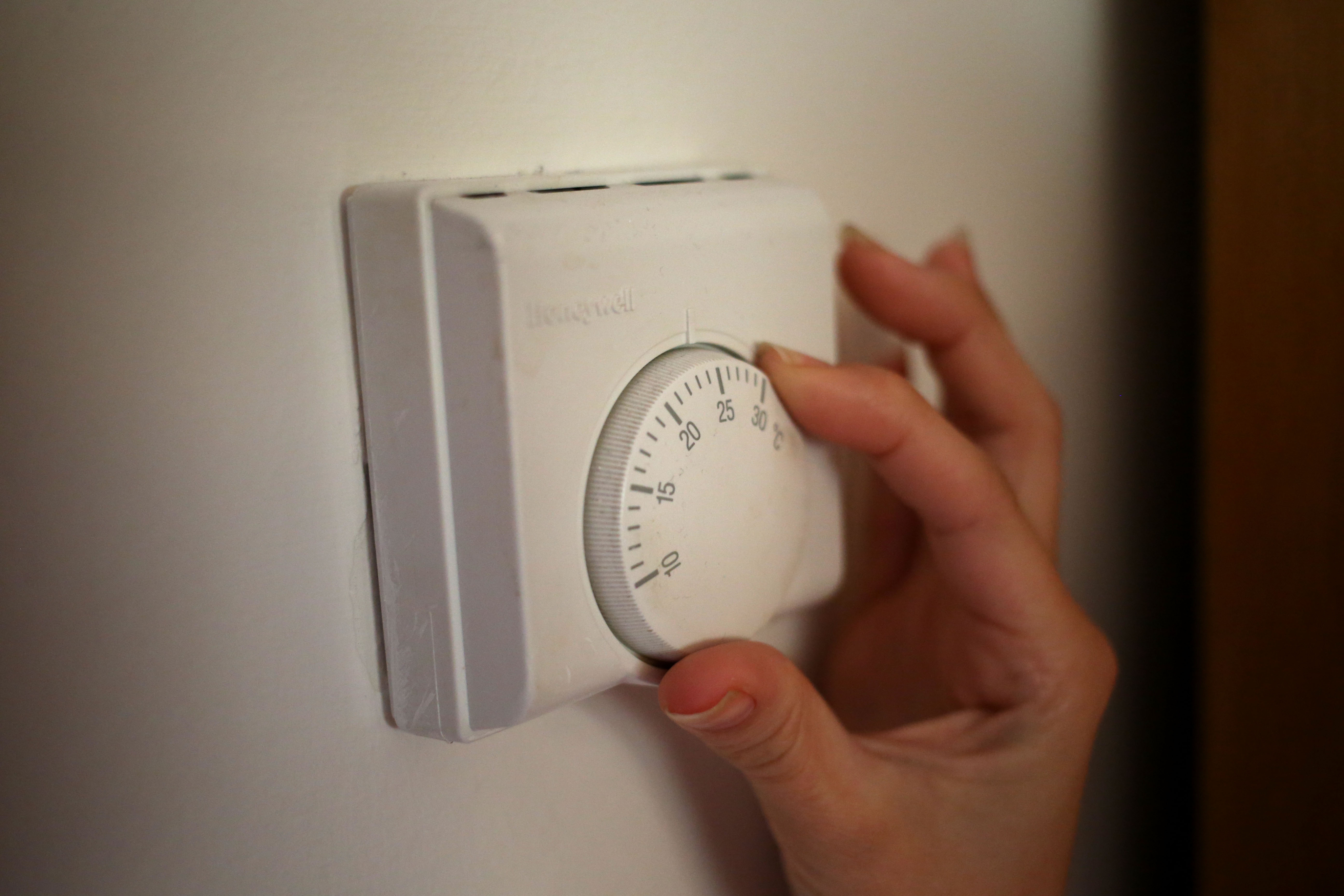 Hundreds of households in Hampshire benefit from Government's plan for social homes' energy efficiency