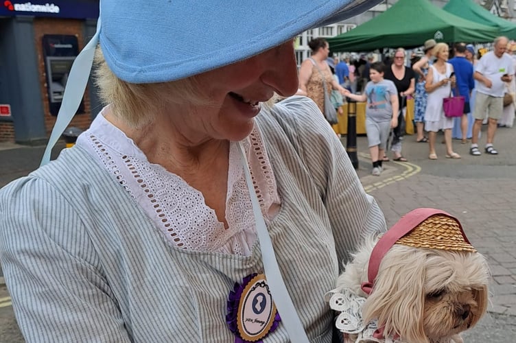 Jenny Colquhoun and Lilli in Regency attire.