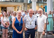 Choir sings hits from musicals in cool of Farnham church
