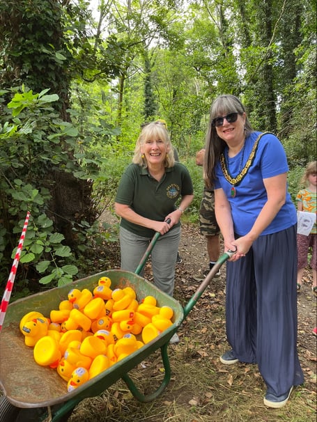 DVT Chair Nora Dobson and Deputy Mayor Linda Delve release the ducks