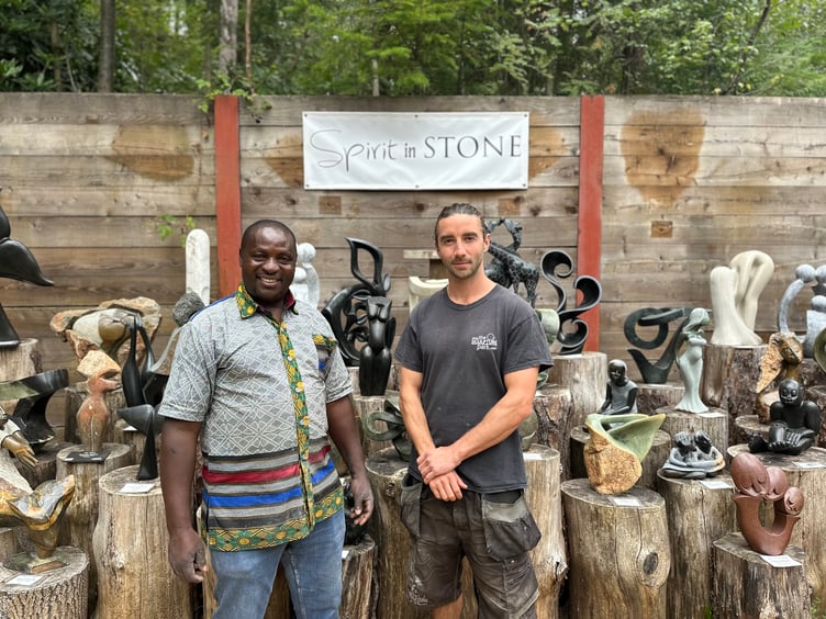 IMG_950 Experience this extraordinary collection of traditional and contemporary Shona stone sculptures, curated by resident artist Biggie Chikodzi and Oscar Powell, son of the owner and Sculpture Park curator2