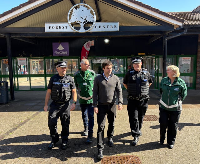 New police district commander meets residents and shopkeepers 