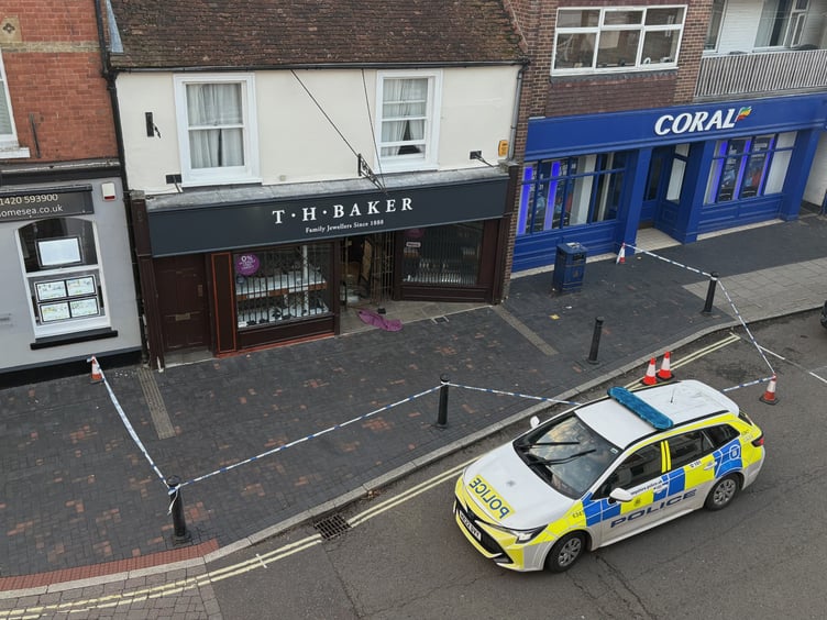 Police cordon off T H Baker jewellers, Alton High Street, September 30th 2025.