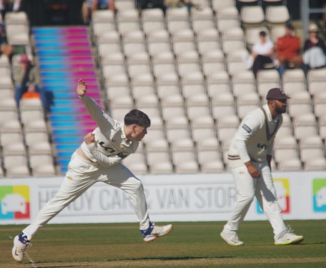 Surrey hand professional contract to young all-rounder Ralphie Albert