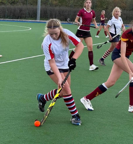 Jess Albert in action for Aldershot & Farnham's ladies' second team at Southampton University