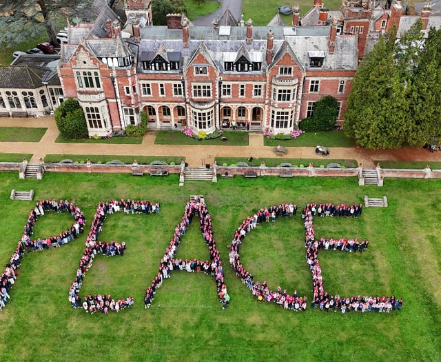 Students make their Peace on Remembrance Day