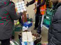 Young Muslim volunteers deliver 1.5 tonnes of food to charity