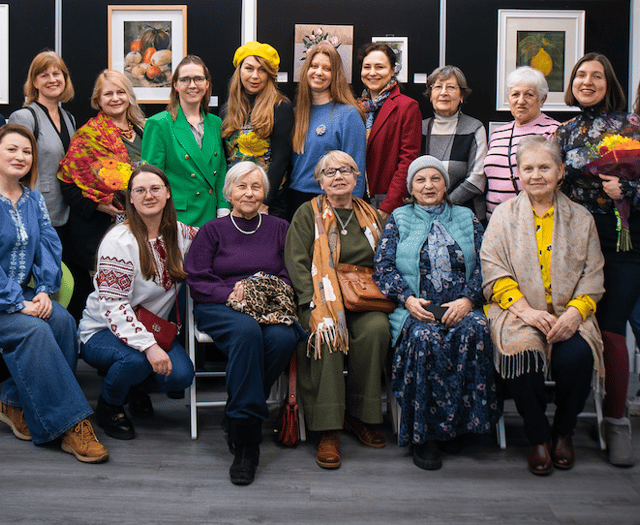 Ukrainian women exhibit landscapes of their country