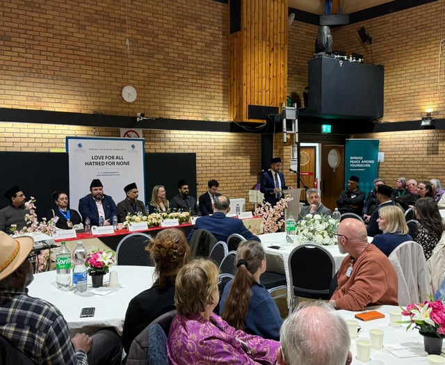 Ahmadiyya give food for thought at Iftar meal in Bordon