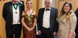 Mayor serves up gin and cream teas for charity