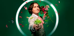 One-man play summons spirit of Oscar Wilde