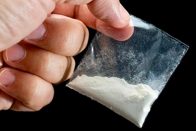 Man arrested after police dog finds suspected cocaine