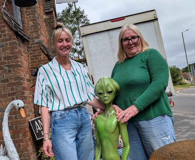 Alien abduction sparks little green manhunt at the mill
