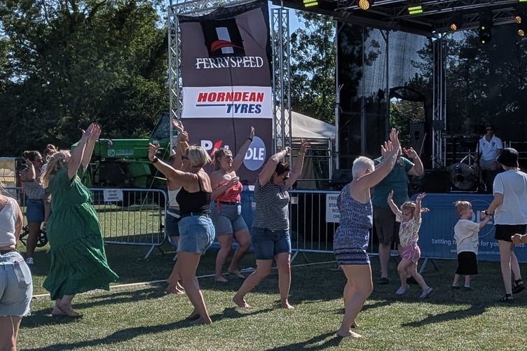 PP Lincfest Horndean Dancing