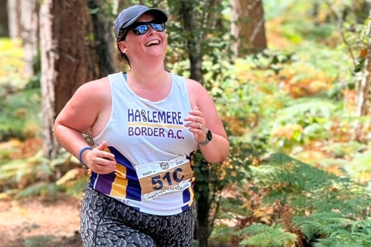 Rhiannon Kinghall Ware representing Haslemere Border Athletic Club at the Hart 4 relay