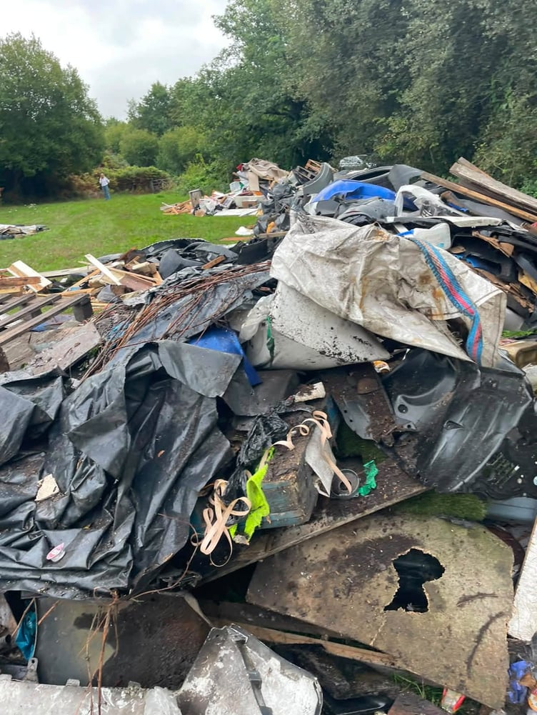 FH HH Elstead Flytip PIC1.jpeg