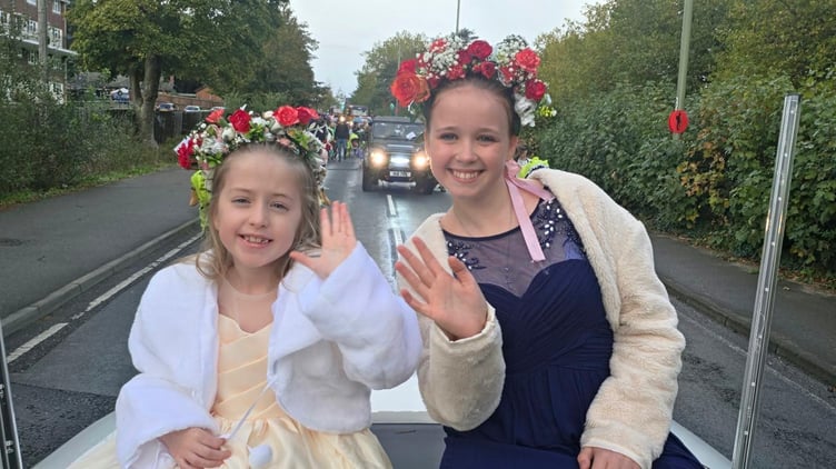 Bordon Carnival Princess Hollie and Queen Emmie, who led the procession with grace and cheer.